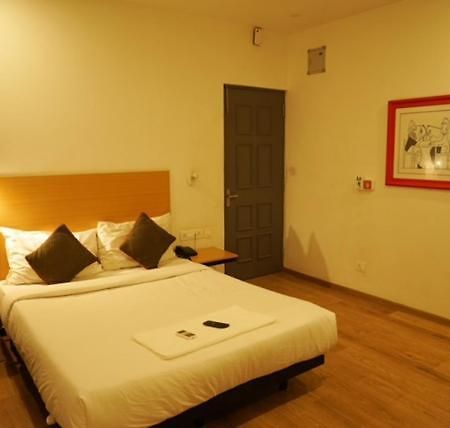 Treetop Inn Madras Buitenkant foto